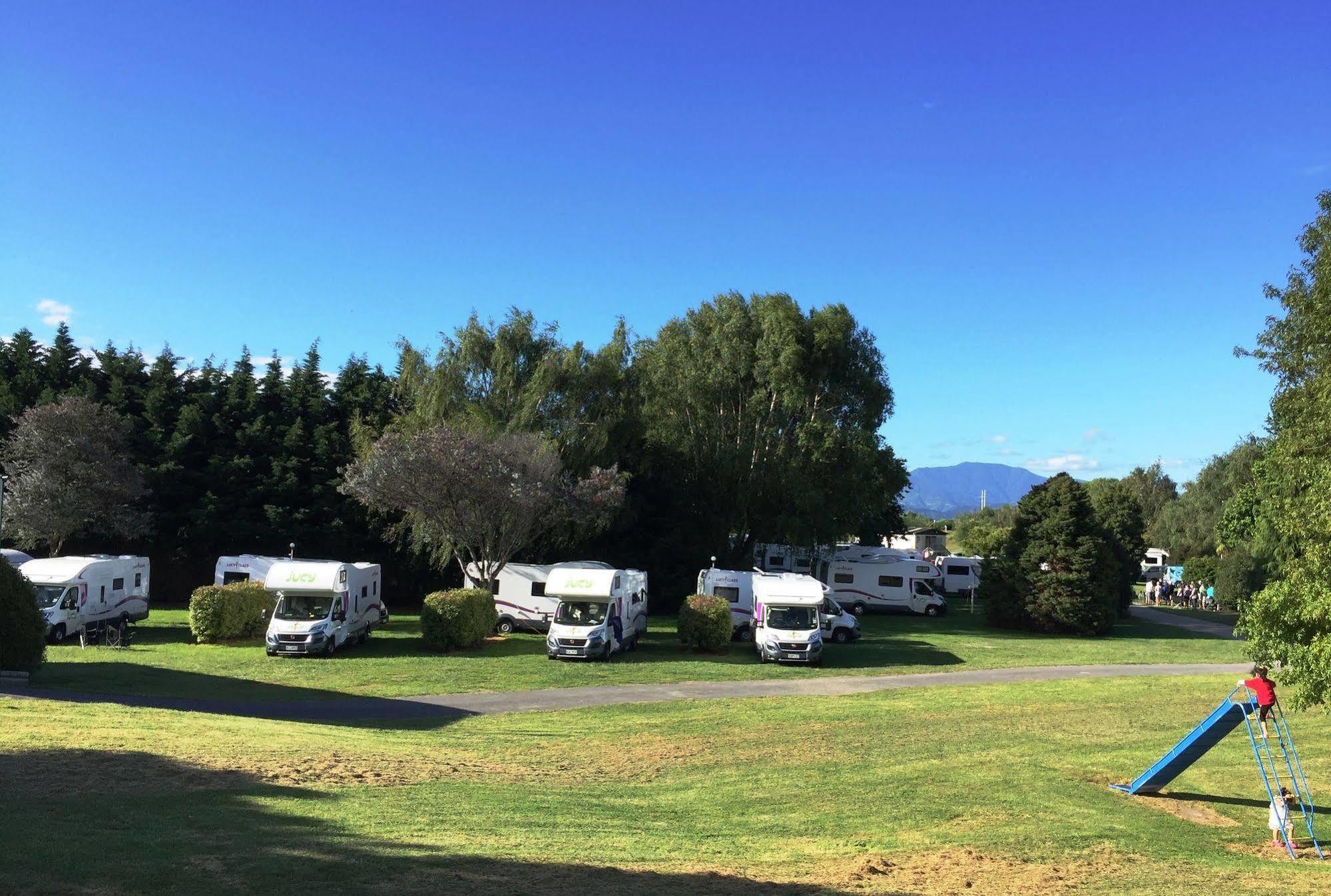 Blenheim Bridges Holiday Park Dış mekan fotoğraf